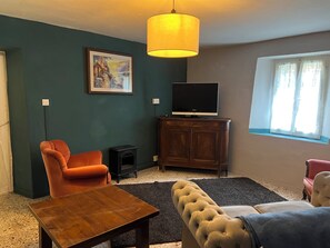 Télévision, cheminée