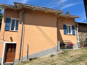 Exterior - ‘Casa di Alfie’  cosy cottage in the Italian mountains (Villa minozzo)