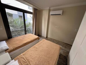 2 bedrooms, iron/ironing board, WiFi, bed sheets - Cool 2-bedroom apartment with AC in Cairo Governorate (Cairo Governorate)
