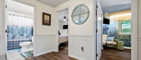 4 bedrooms, desk, iron/ironing board, travel crib