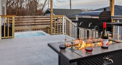 The Sheridan Duo | 11BR + Sauna + 2 Hot Tubs