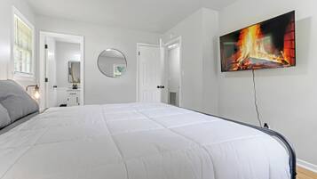 3 bedrooms, iron/ironing board, WiFi, bed sheets