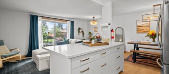 Urban Sanctuary | Chic 3BR Inglewood Stay w/ Yard