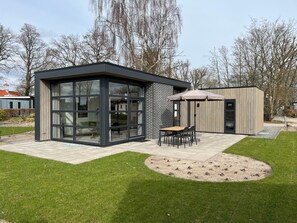 Chalet | Exterior - Modern Chalet in a Park Near the Veluwemeer (Hulshorst)