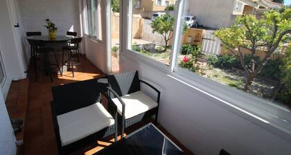 Comfortable single-storey villa with garage, parking, veranda terrace.