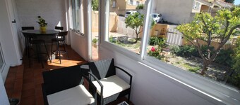 Comfortable single-storey villa with garage, parking, veranda terrace.