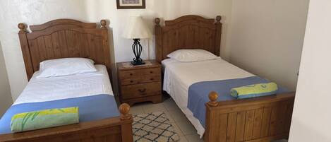 2 dormitorios, tabla de planchar con plancha, wifi y ropa de cama