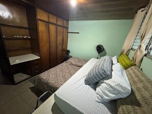 5 quartos, ferros/tábuas de passar roupa, Wi-Fi de cortesia