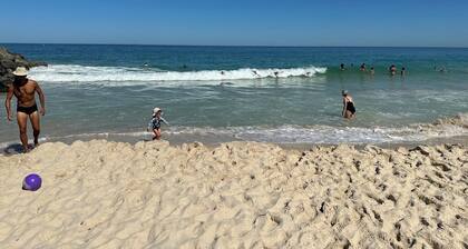 Deluxe townhouse living in West Leederville close to Perth, trains, beaches