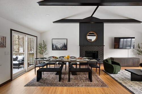 NEW! Cozy Poconos Retreat - fire pit, pool table