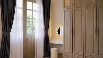 Iron/ironing board, free WiFi