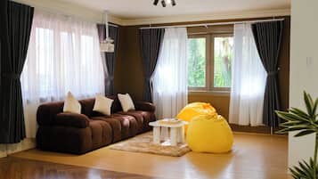 Iron/ironing board, free WiFi