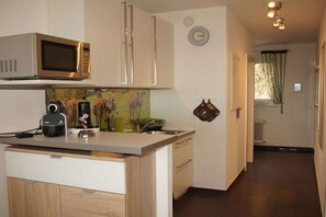 Fridge, microwave, oven, stovetop - Holiday apartment with 3 bedrooms (St.Urban)