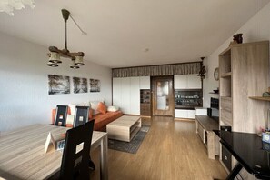 Smart TV, mesa de ping pong