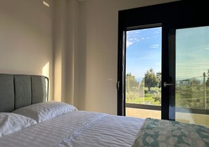 3 室のベッドルーム、アイロン / アイロン台、WiFi、ベッドシーツ