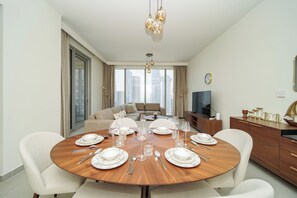 奢華公寓, 陽台, 城市景觀 | 房內用餐區