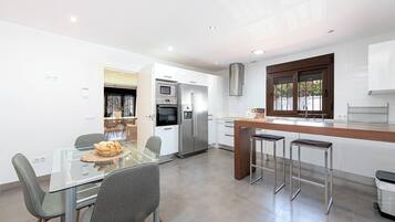 Comfort House, Air conditioning, Beachside | Private kitchen