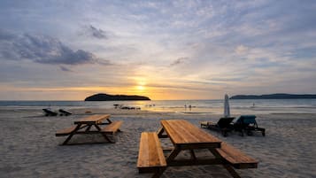 Private beach, sun-loungers, beach towels