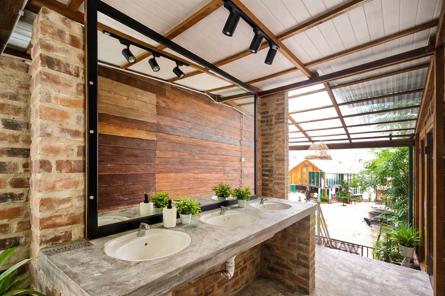 Dusche, Bidet, Handtücher, Seife