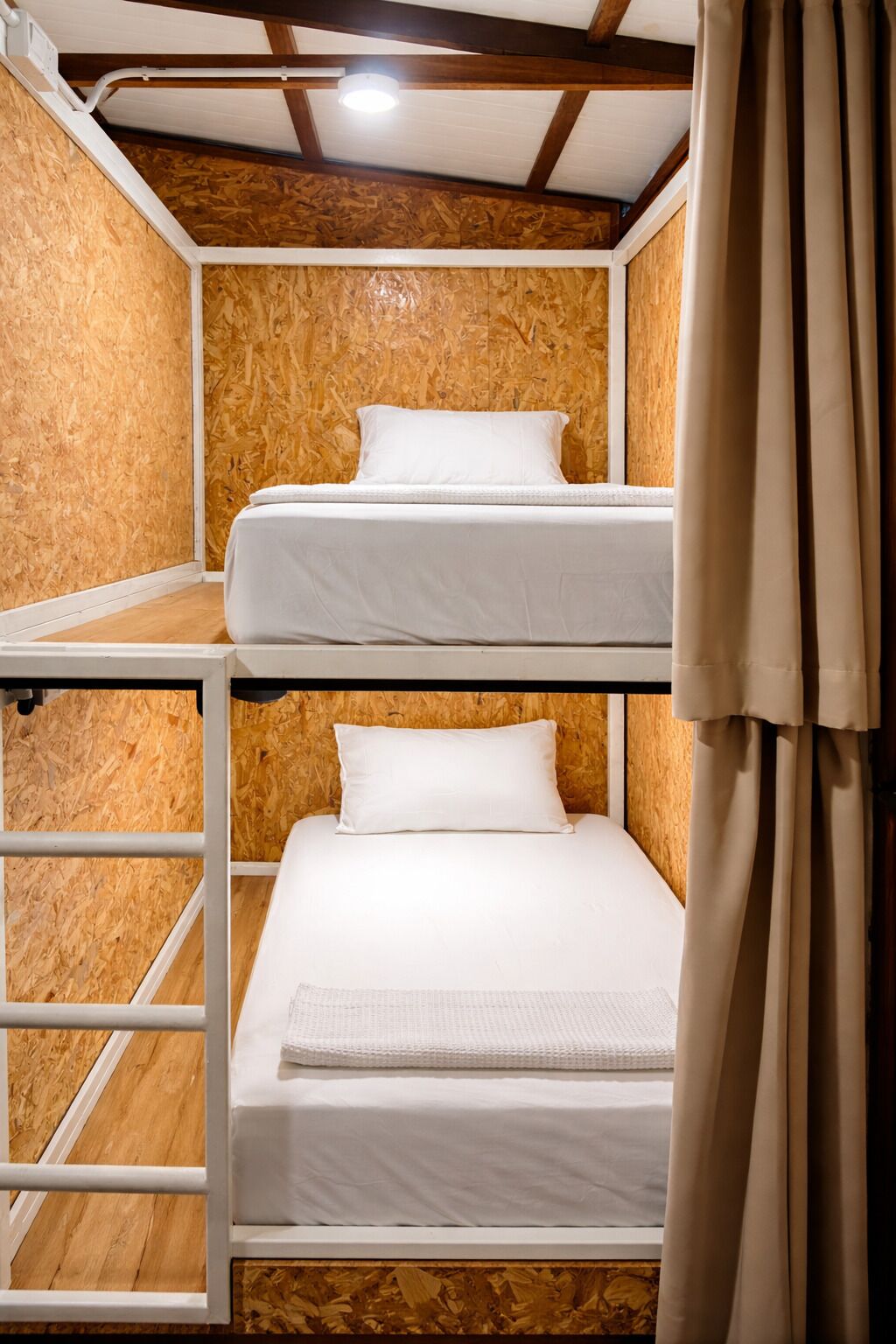 Comfort Shared Dormitory, Mixed Dorm, Sea View | Bed sheets