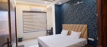 J L Hotel