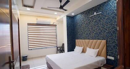 J L Hotel