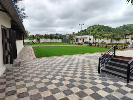 Garden. Fulgulab Lawns & Homestays