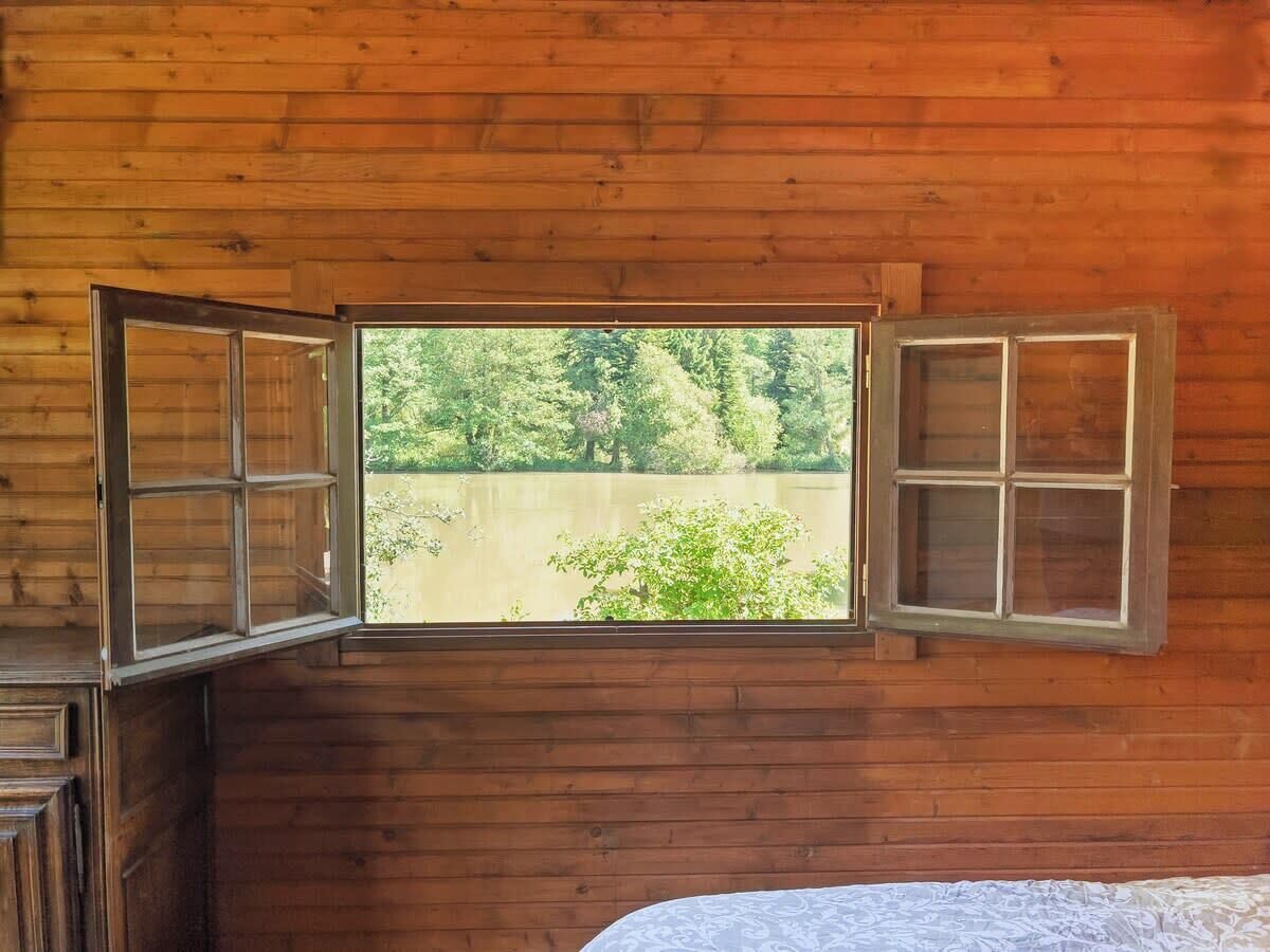 4 bedrooms, WiFi, bed sheets