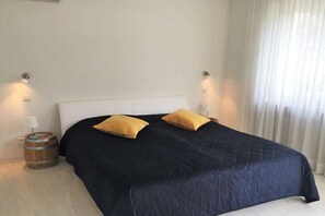 1 habitación, tabla de planchar con plancha y wifi gratis 