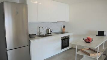 Réfrigérateur, four, plaque de cuisson, lave-vaisselle