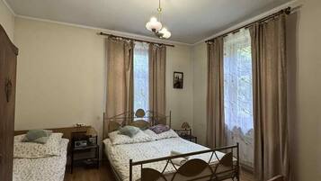 4 bedrooms, free WiFi