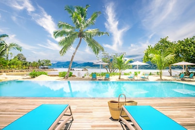Pineapple Beach Villas