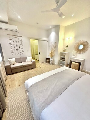Apartamento, 2 habitaciones, balcón, vistas al mar | Caja fuerte, tabla de planchar con plancha, wifi gratis