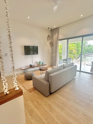 Apartment, 2 Bedrooms, Balcony, Sea View | Living area