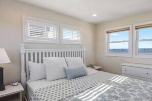 6 habitaciones, escritorio y tabla de planchar con plancha 