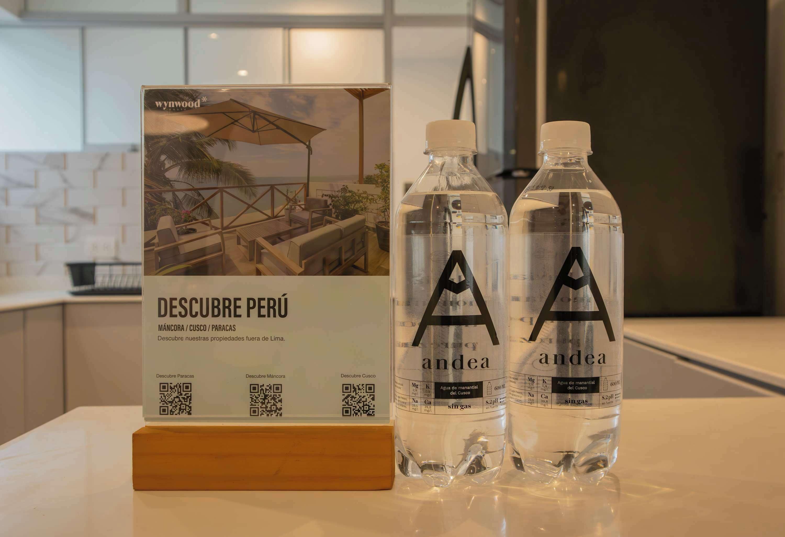 Douche, sèche-cheveux, serviettes fournies