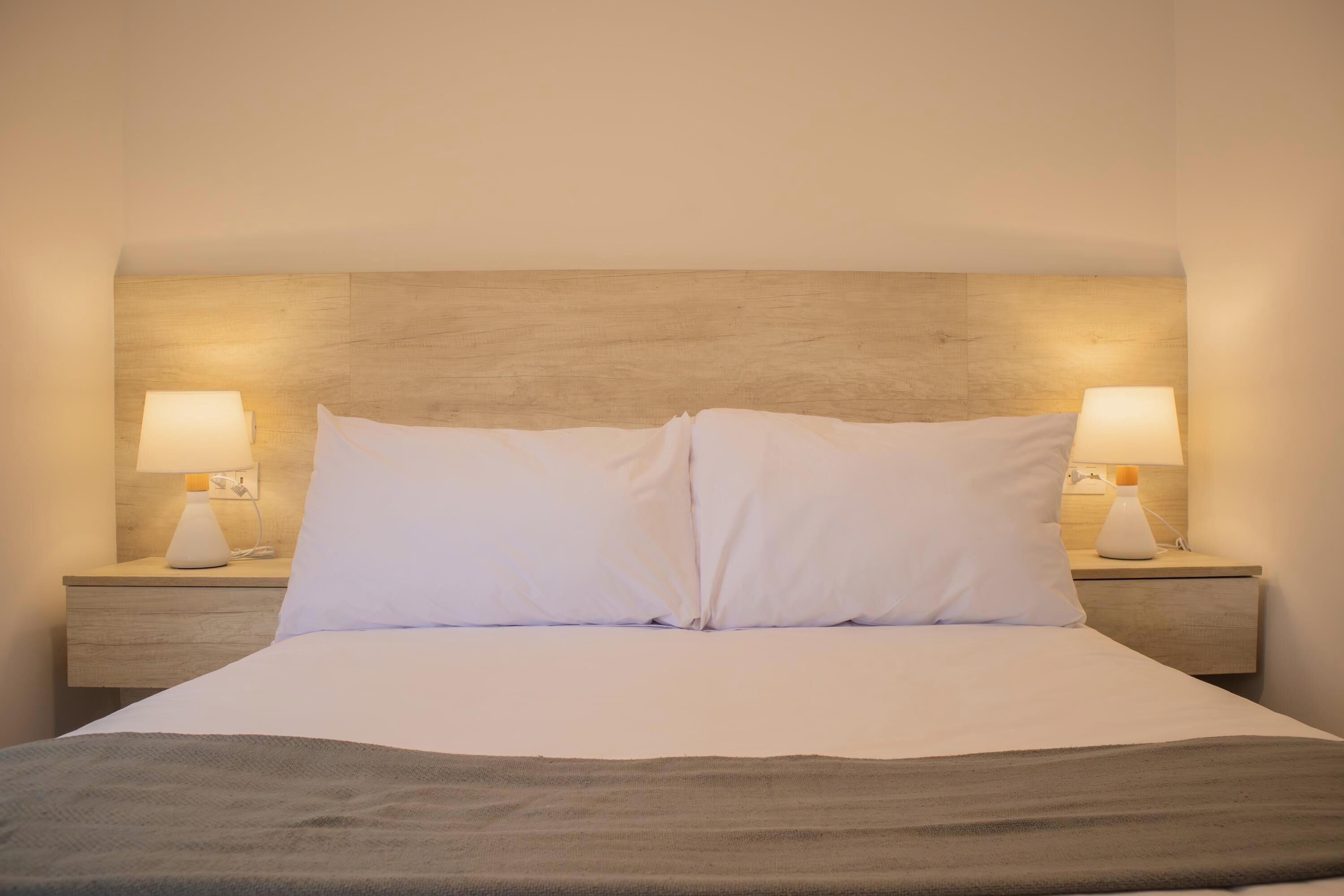 3 chambres, fer et planche à repasser, Wi-Fi, draps fournis