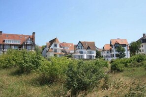 Exterior - The Breakdown at Sea (De Panne)