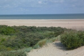 Beach - The Breakdown at Sea (De Panne)