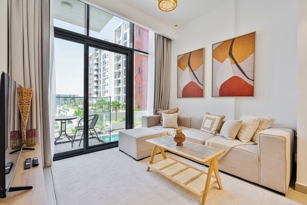 Appartement Design, balcon, vue piscine | Salle de séjour