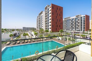 Design-Apartment, Balkon, Poolblick | Blick vom Balkon