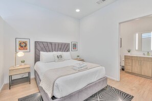 1 chambre, fer et planche à repasser, lit parapluie, Wi-Fi gratuit