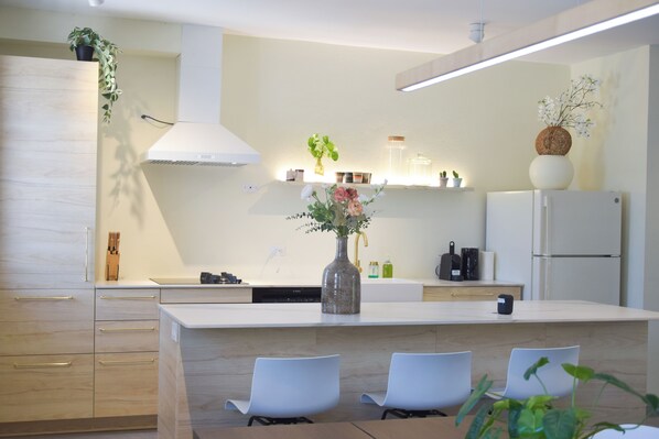 Microwave, oven, dishwasher