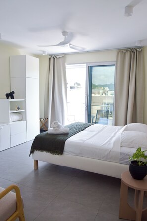 3 chambres, fer et planche à repasser, Wi-Fi, draps fournis