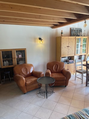 Interior - Country house with river access from private pontoon (Beaumont-sur-Sarthe)