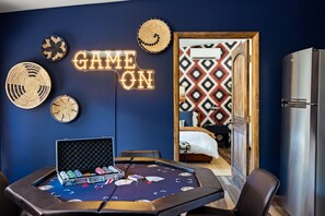 3 Schlafzimmer, Schreibtisch, Bügeleisen/Bügelbrett, Reisekinderbett