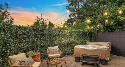 NEW* Private Sedona Guesthouse | Hot Tub, Peaceful Yard, Walk to Restaurants