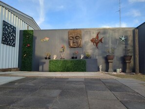 تفاصيل الفندق من الخارج