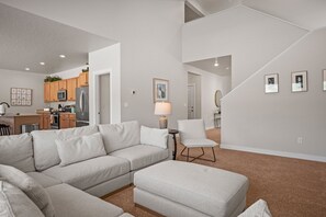 Smart TV, computer monitors