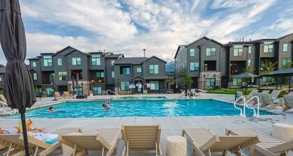 Wasatch Peak Chateau R3a| Hot Tub | Pool | Unit A